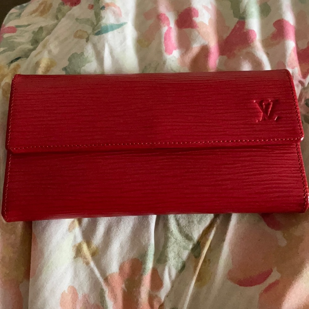 Red wallet